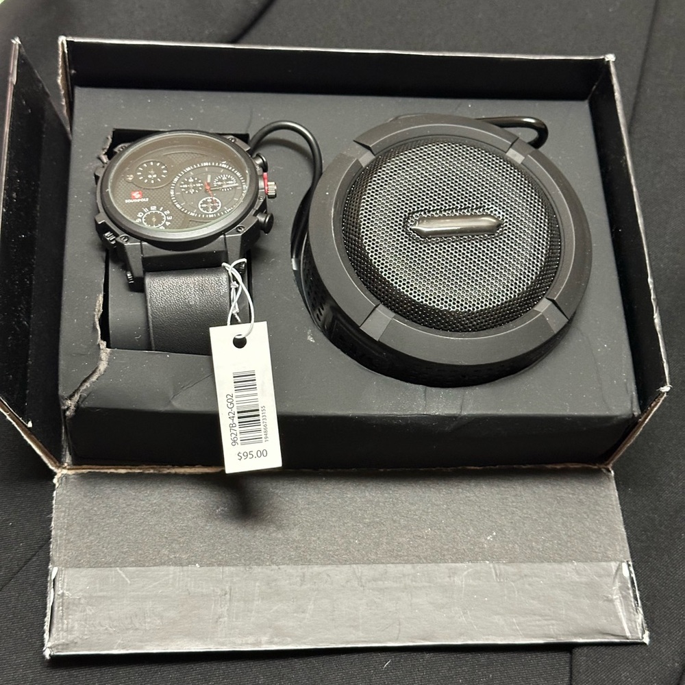 South Pole Black Watch and Speaker Set